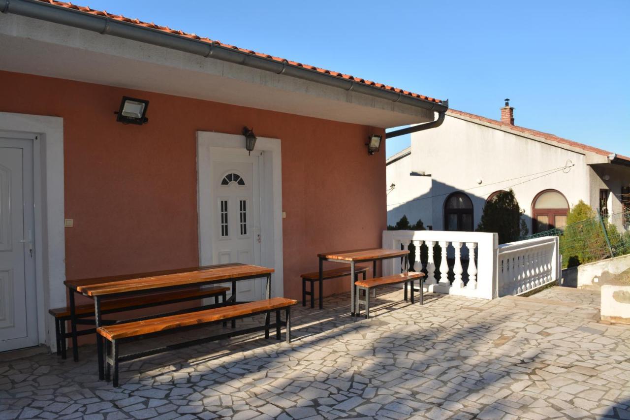 Apartments & Room Madi Senj  Buitenkant foto