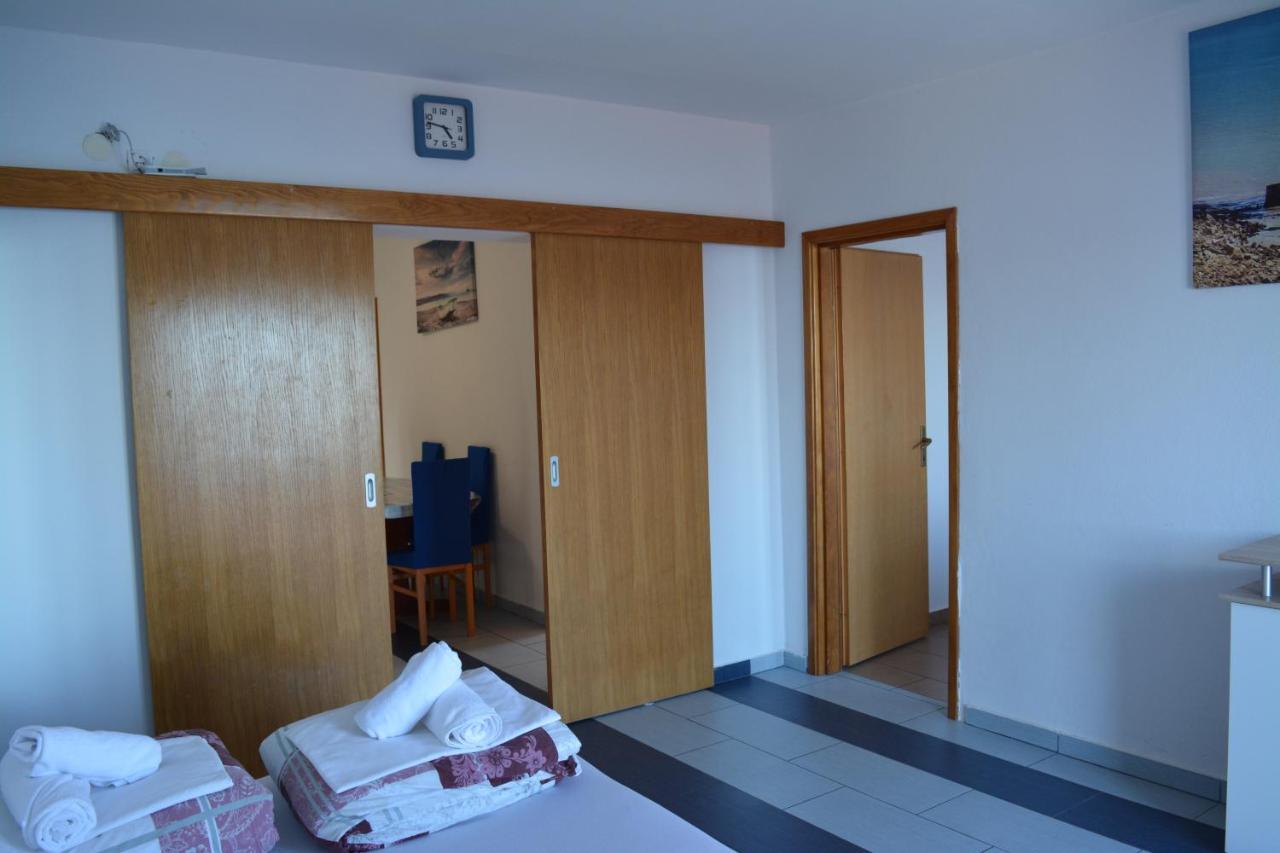 Apartments & Room Madi Senj  Buitenkant foto