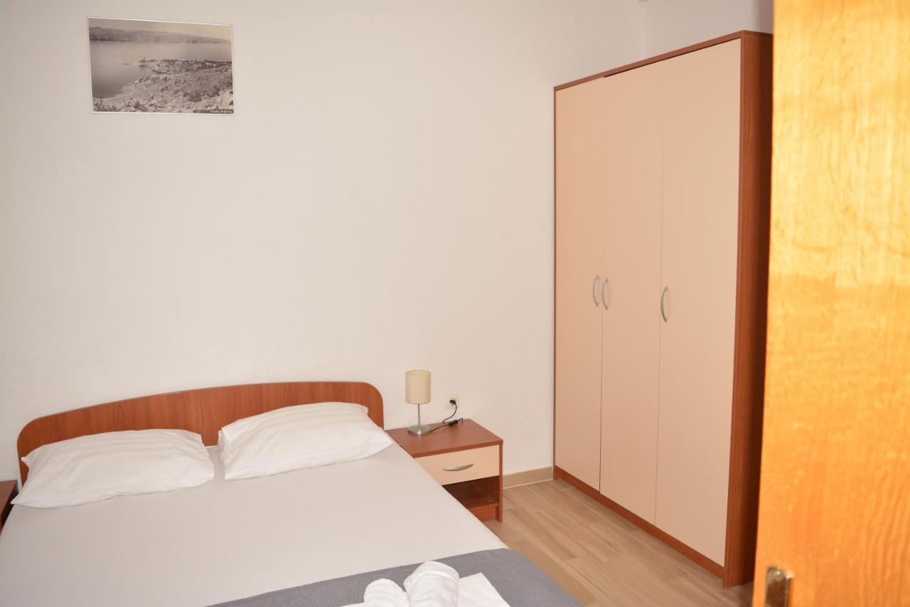 Apartments & Room Madi Senj  Buitenkant foto