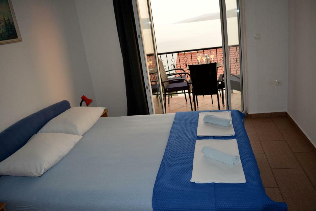 Apartments & Room Madi Senj  Buitenkant foto