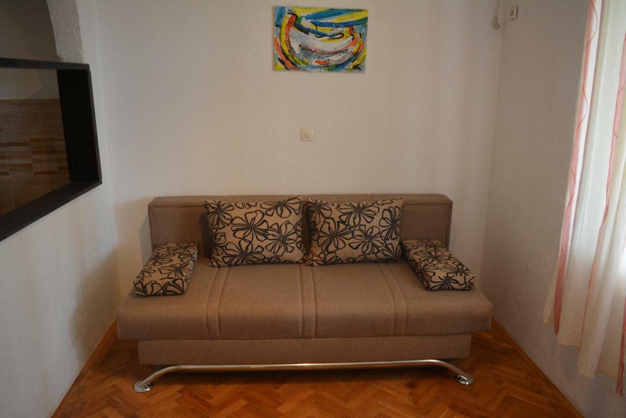 Apartments & Room Madi Senj  Buitenkant foto