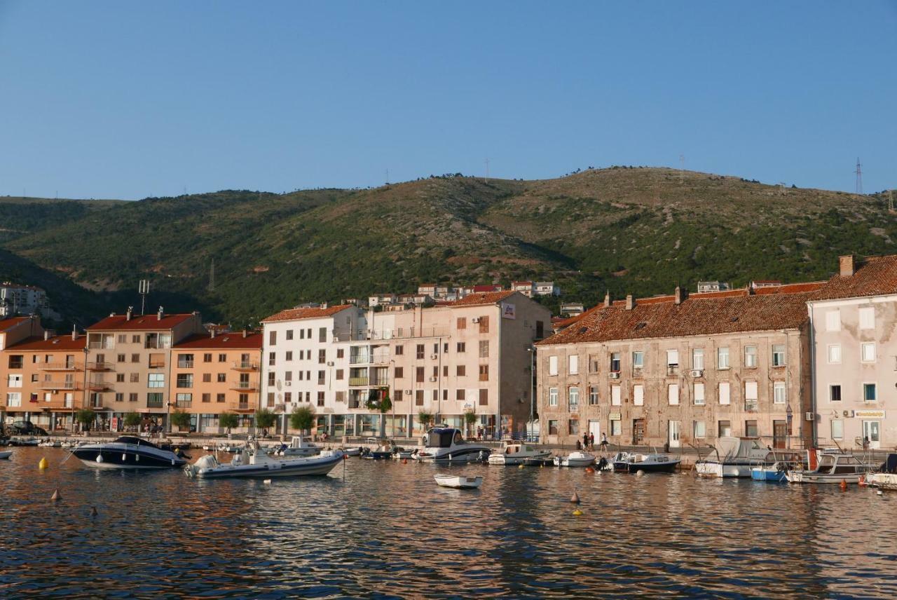 Apartments & Room Madi Senj  Buitenkant foto